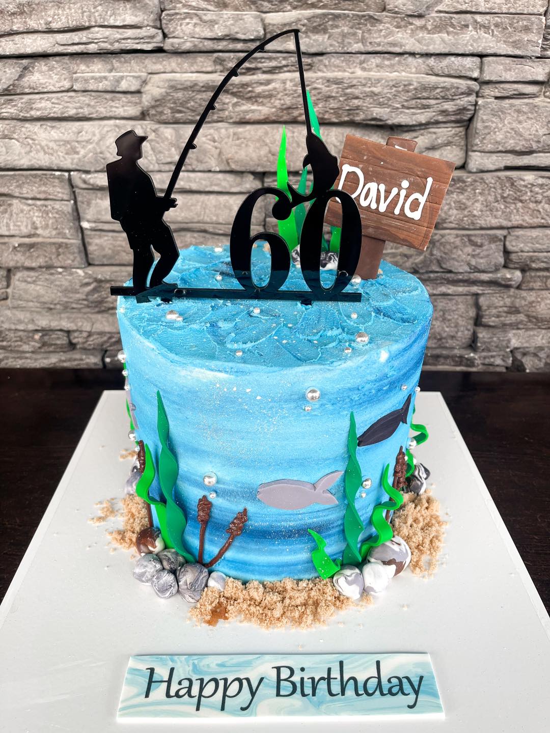 Easy Fishing Cake for Summer Parties – Mom vs the Boys